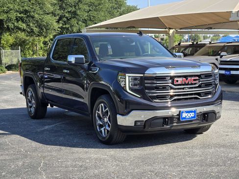 Certified 2023 GMC Sierra 1500 SLT RWD image 3