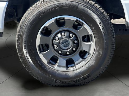 Used 2023 Ford F250 Lariat w/ Lariat Ultimate Package AWD/4WD image 25