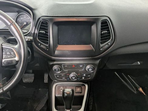 Used 2018 Jeep Compass Latitude w/ Popular Equipment Group FWD image 25