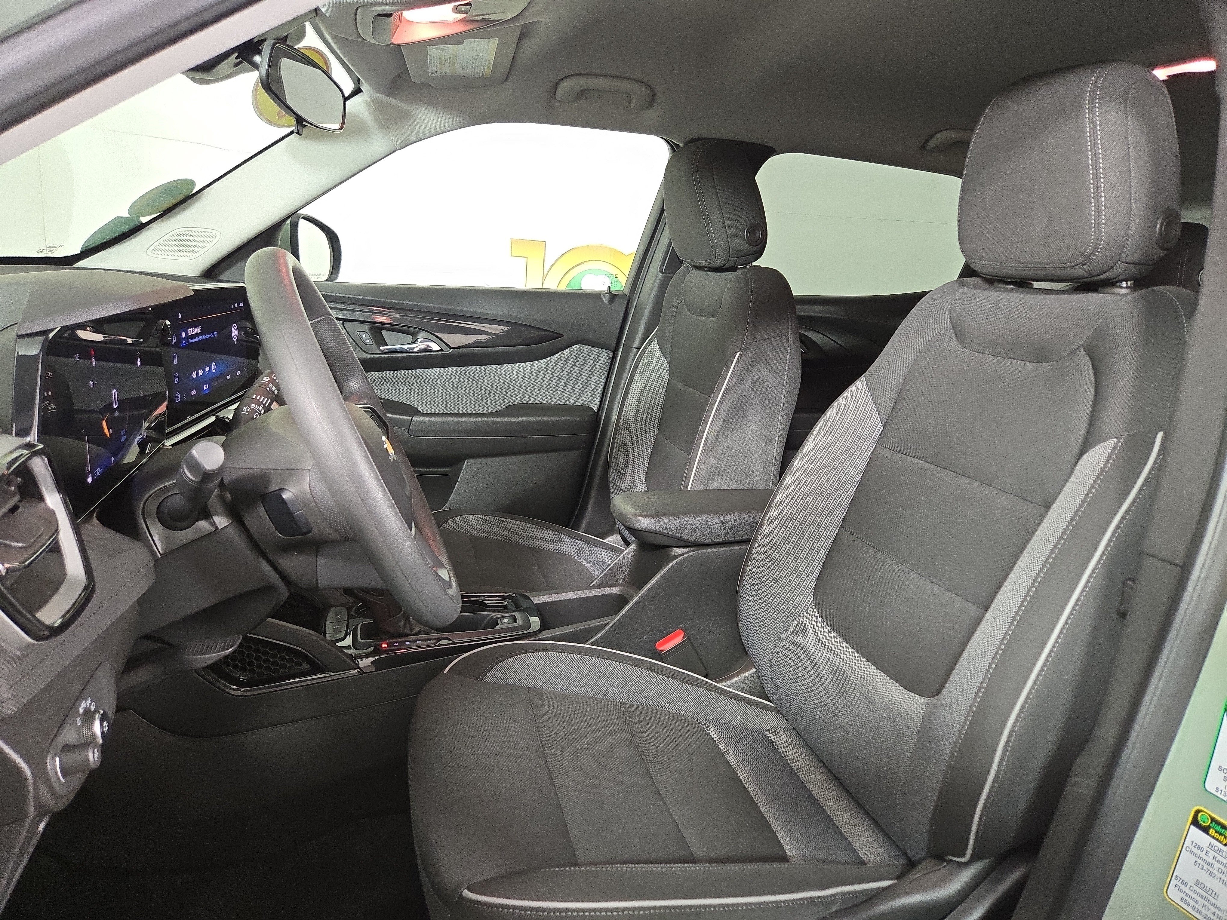Used 2025 Chevrolet TrailBlazer LT FWD image 11
