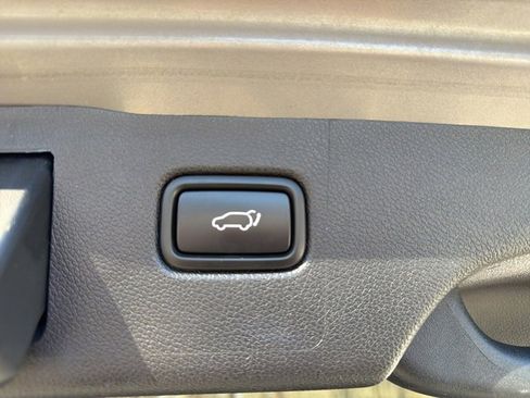 Used 2019 Kia Sorento SX w/ SX Touring Package image 14