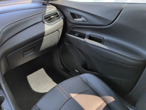 Used 2023 Chevrolet Equinox Premier FWD image 17