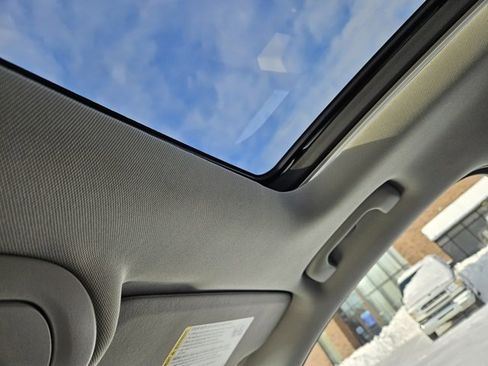 Used 2022 GMC Terrain SLT w/ LPO, Floor Liner Package image 32