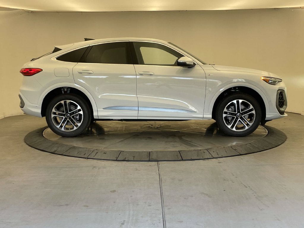New 2026 Audi Q5 Premium Plus AWD/4WD image 8