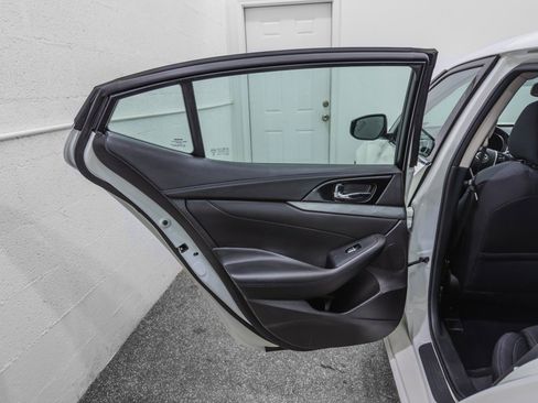 Used 2017 Nissan Maxima 3.5 S FWD image 14