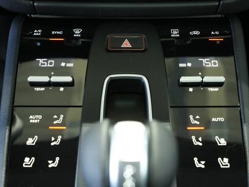 New 2026 Porsche Macan Turbo image 21