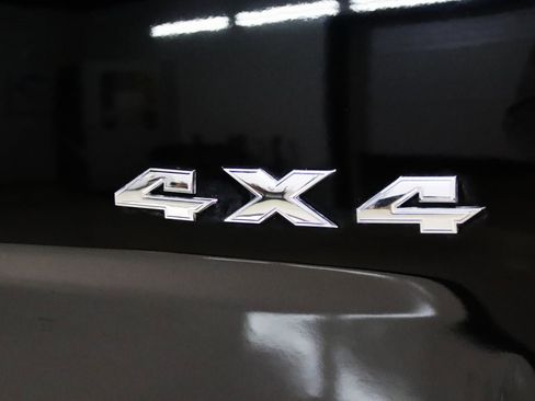 Used 2022 RAM 1500 Classic SLT image 13