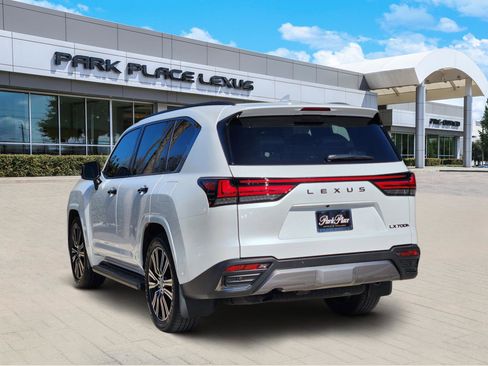 New 2026 Lexus LX 700h Luxury image 4