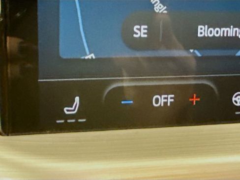 Used 2024 Ford Escape Platinum w/ Premium Technology Package image 21