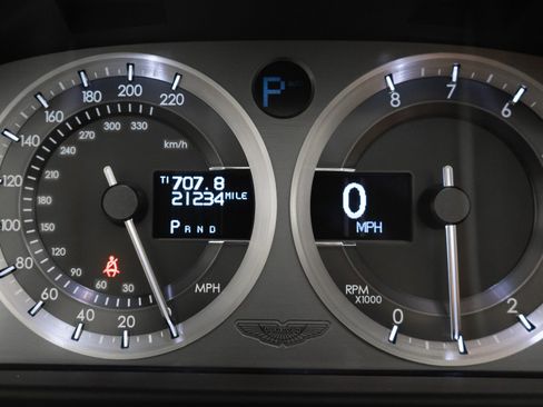 Used 2011 Aston Martin DB9 Volante RWD image 22
