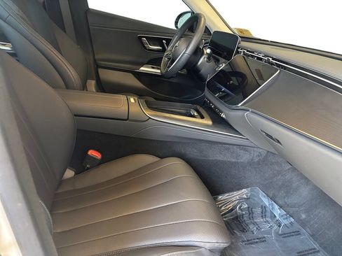 Used 2025 Mercedes-Benz E 350 4MATIC Sedan image 15