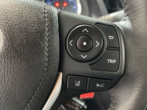Used 2017 Toyota Corolla SE image 24