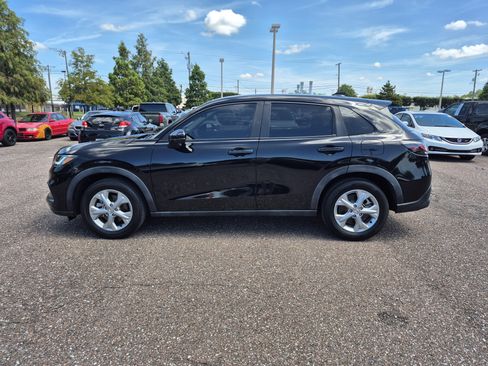 Used 2023 Honda HR-V LX image 3