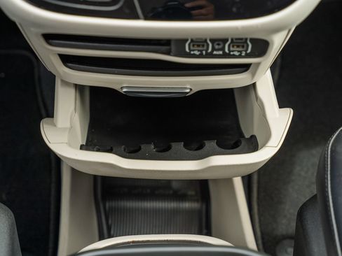 Used 2023 Chrysler Pacifica Touring-L FWD image 39