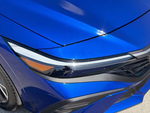 Certified 2025 Hyundai Elantra Sport FWD image 31