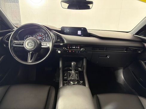 Used 2020 MAZDA MAZDA3 Hatchback w/ Preferred Package image 24