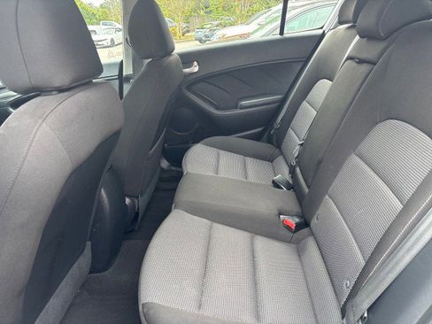 Used 2017 Kia Forte LX image 11