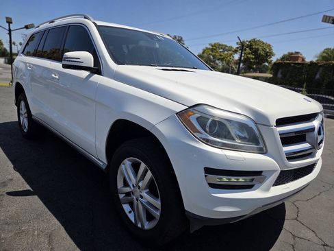 Used 2014 Mercedes-Benz GL 450 4MATIC image 32