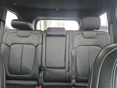 New 2026 Jeep Grand Cherokee Limited w/ Limited Altitude Package AWD/4WD image 39