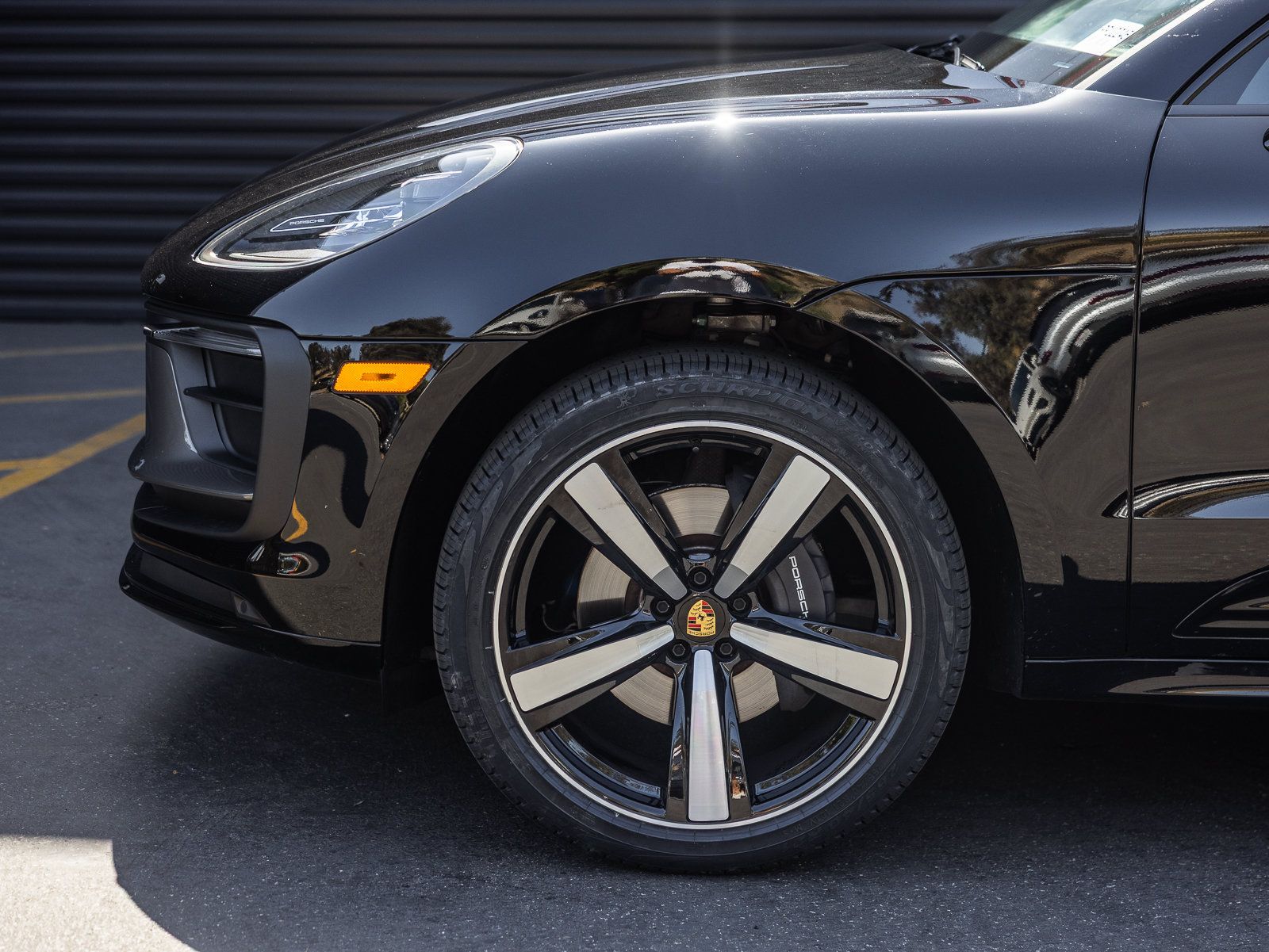 Certified 2026 Porsche Macan Turbo AWD/4WD image 20