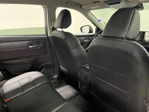 Used 2026 Nissan Rogue SL FWD image 15
