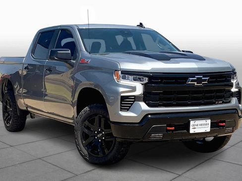 Used 2024 Chevrolet Silverado 1500 LT Trail Boss w/ Convenience Package II image 2