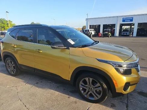 Used 2023 Kia Seltos S w/ Navigation Package image 5