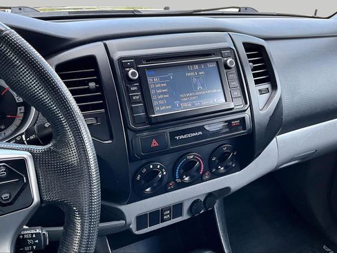 Used 2015 Toyota Tacoma 2WD Access Cab w/ Convenience Package image 7
