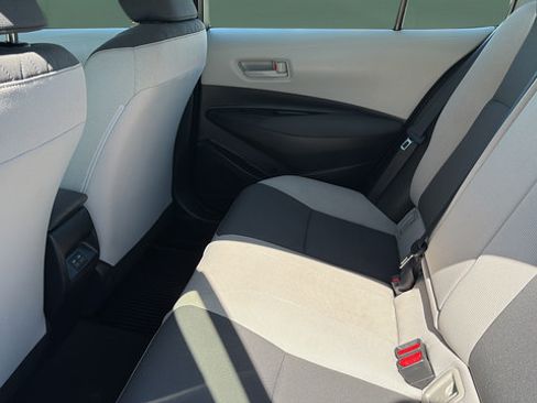 Used 2025 Toyota Corolla LE FWD image 23
