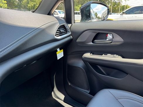 New 2026 Chrysler Pacifica Select image 27