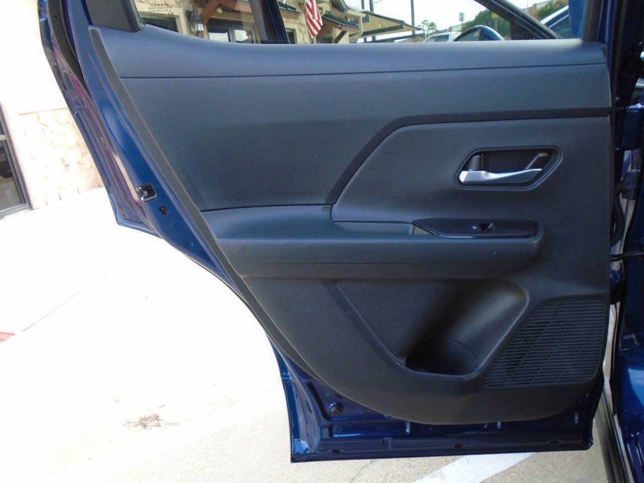 Used 2025 Nissan Kicks SV FWD image 29