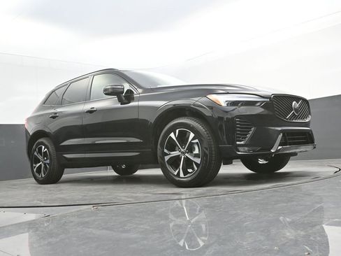 New 2026 Volvo XC60 B5 Core w/ Climate Package image 37