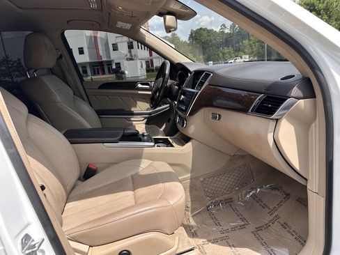 Used 2014 Mercedes-Benz GL 450 4MATIC image 16