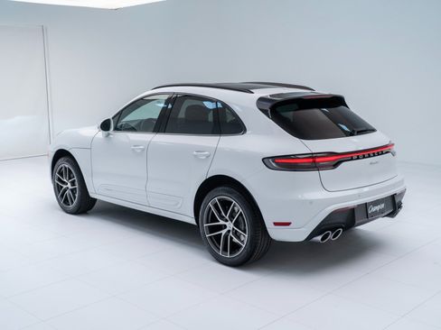 Certified 2026 Porsche Macan AWD/4WD image 3