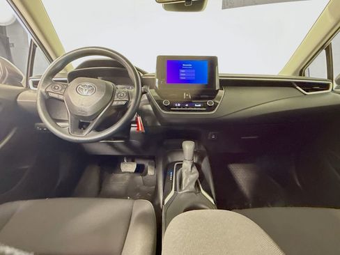 Used 2025 Toyota Corolla LE image 13