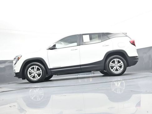 Used 2024 GMC Terrain SLE FWD image 37