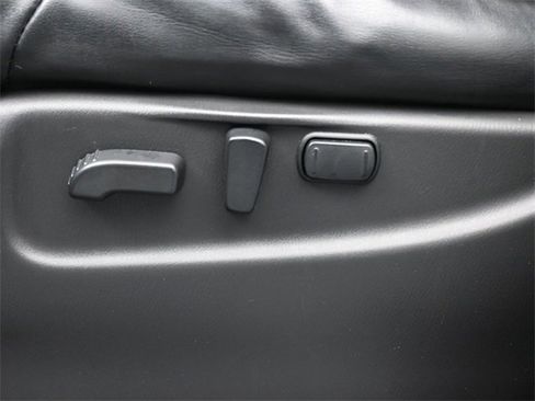 Used 2019 Nissan Armada Platinum w/ Captain's Chairs Package image 31