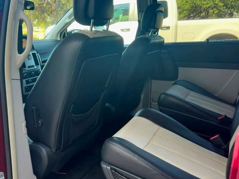 Used 2010 Chrysler Town & Country Touring Plus w/ Safetytec Group FWD image 43