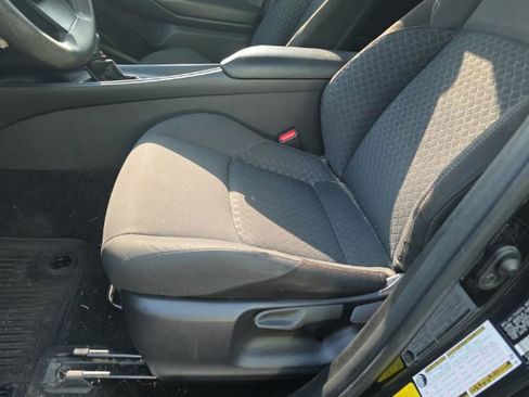 Used 2020 Toyota C-HR LE FWD image 6