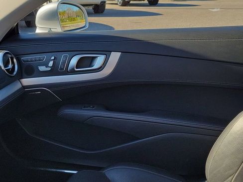 Used 2017 Mercedes-Benz SL 550 w/ Driver Assistance Package image 10