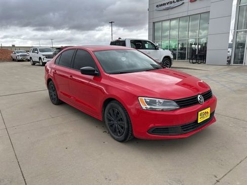 Used 2013 Volkswagen Jetta S image 2