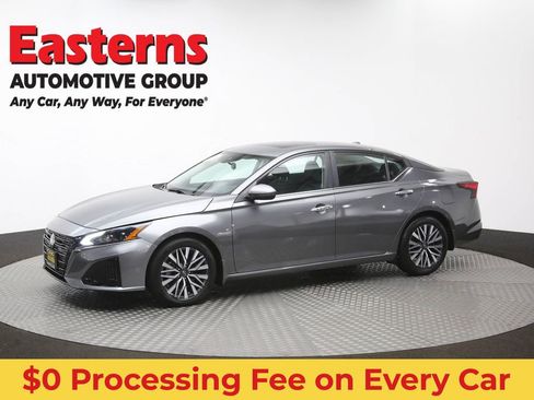 Used 2023 Nissan Altima 2.5 SV w/ SV Premium Package FWD image 57
