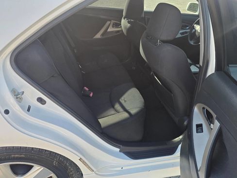 Used 2010 Toyota Camry SE image 16