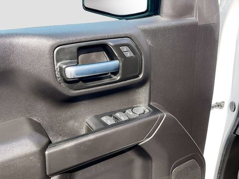 Used 2025 Chevrolet Silverado 1500 Custom Trail Boss AWD/4WD image 17