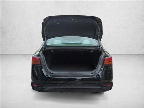 Used 2024 Nissan Altima 2.5 SV AWD/4WD image 9