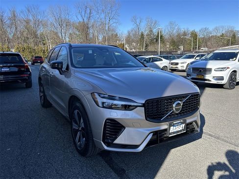 Certified 2025 Volvo XC60 T8 Core w/ Climate Package image 2