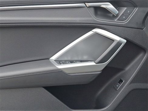 Used 2019 Audi Q3 2.0T Premium image 13