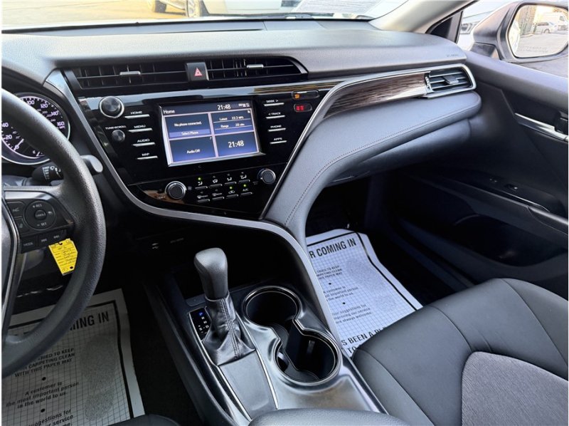 Used 2019 Toyota Camry LE FWD image 36