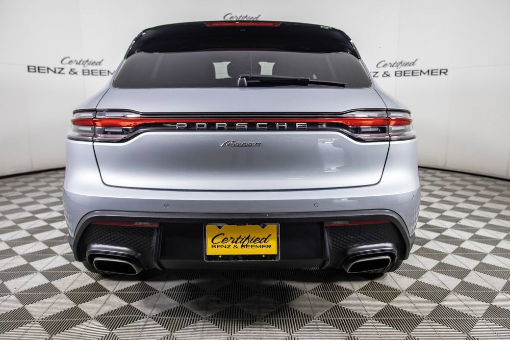 Used 2025 Porsche Macan Turbo AWD/4WD image 7
