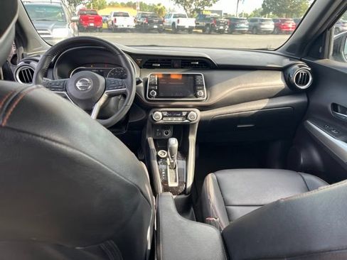 Used 2020 Nissan Kicks SR w/ SR Premium Package FWD image 14